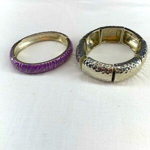 Set of 2 bracelets - purple and silver tone